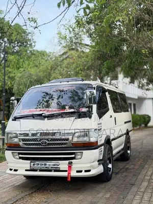 Toyota Dolphin 1993 Van (Used)