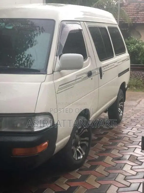 Toyota CR27 1996 Van (Used)