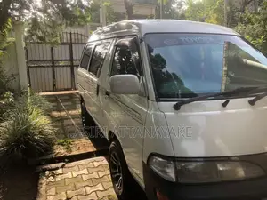 Toyota CR27 1996 Van (Used)