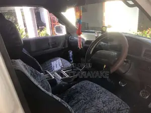 Toyota CR27 1996 Van (Used)