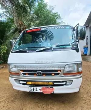Toyota Dolphin LH113 3l 2003 Van (Used)
