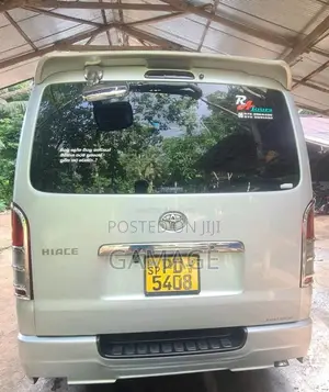 Toyota KDH 200 DX 2005 Van (Used)