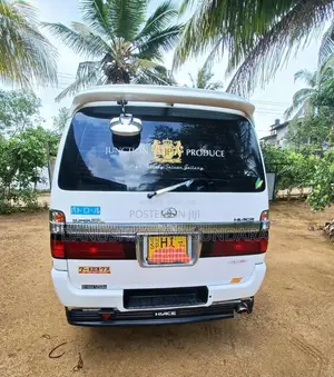 Toyota Dolphin LH113 3l 2003 Van (Used)