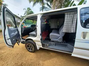 Toyota Dolphin LH113 3l 2003 Van (Used)