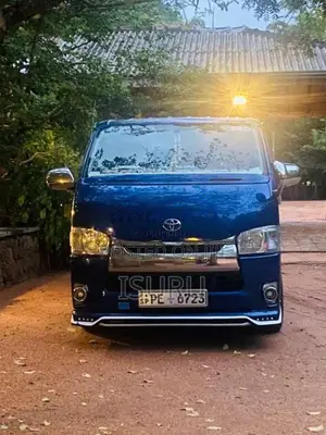 Toyota KDH 2007 Van (Used)