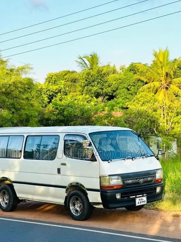 Toyota Dolphin 1993 Van (Used)