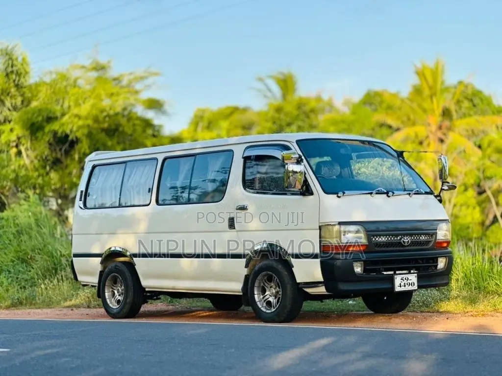 Toyota Dolphin 1993 Van (Used)