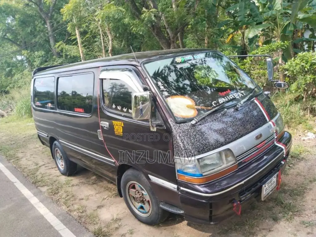 Toyota Dolphin 1991 Van (Used)