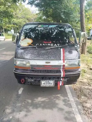 Toyota Dolphin 1991 Van (Used)