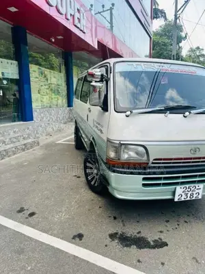 Toyota Dolphin 1993 Van (Used)