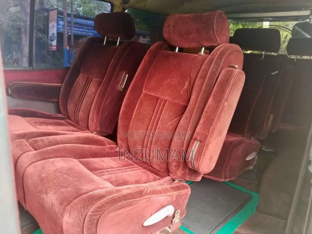 Toyota Dolphin 1991 Van (Used)