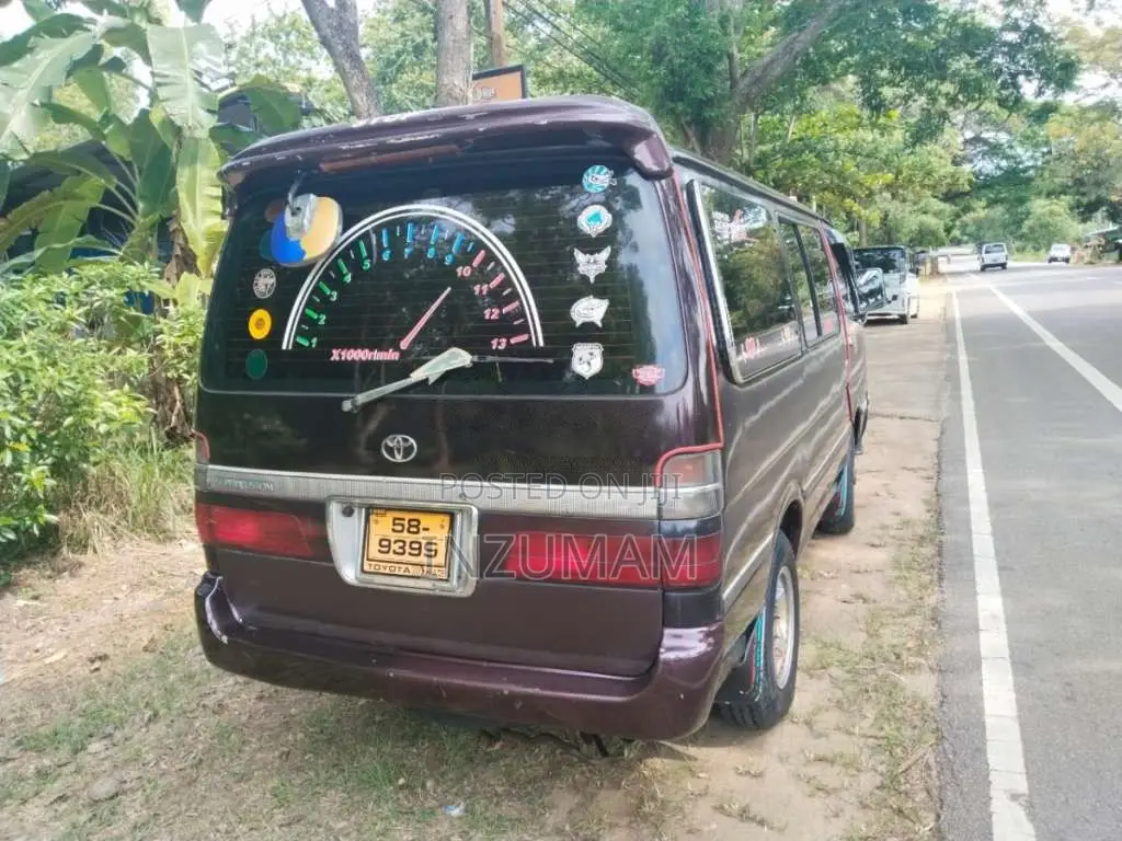 Toyota Dolphin 1991 Van (Used)