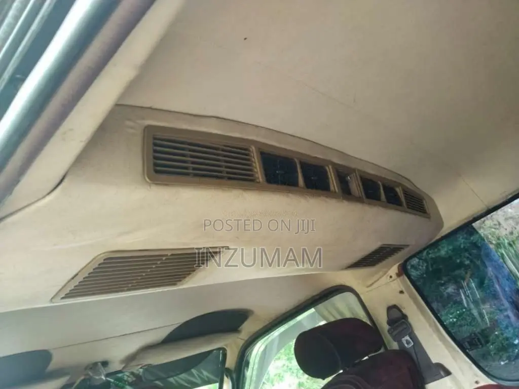 Toyota Dolphin 1991 Van (Used)