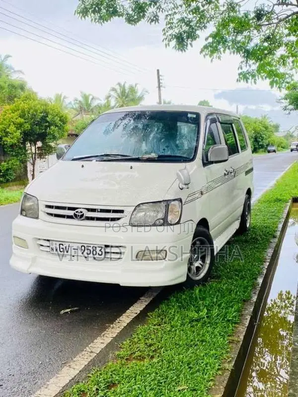 Toyota Noah 1998 Van (Used)