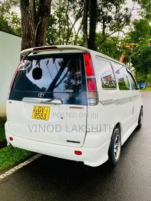 Toyota Noah 1998 Van (Used)