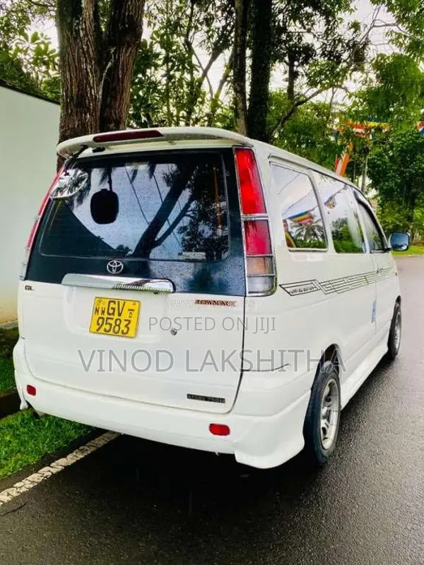 Toyota Noah 1998 Van (Used)