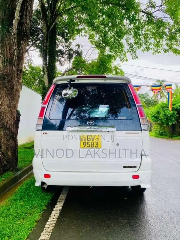 Toyota Noah 1998 Van (Used)