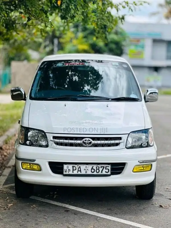 Toyota Noah KR42 2001 Van (Used)