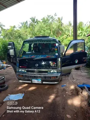 Nissan Caravan 1992 Van (Used)