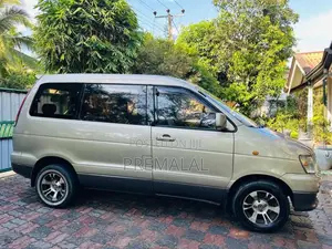 Toyota Noah CR 40 2008 Van (Used)