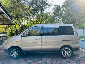 Toyota Noah CR 40 2008 Van (Used)