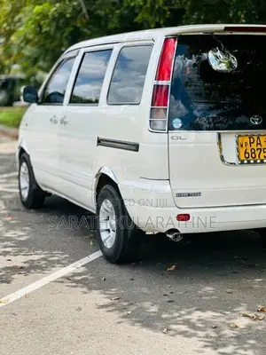 Toyota Noah KR42 2001 Van (Used)