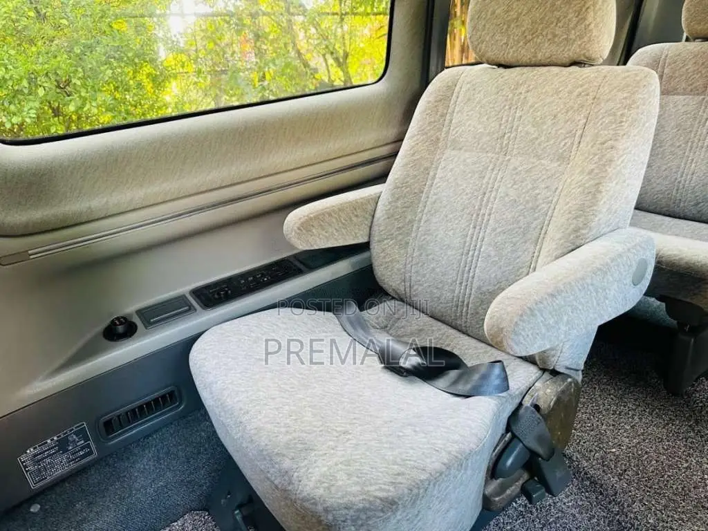 Toyota Noah CR 40 2008 Van (Used)