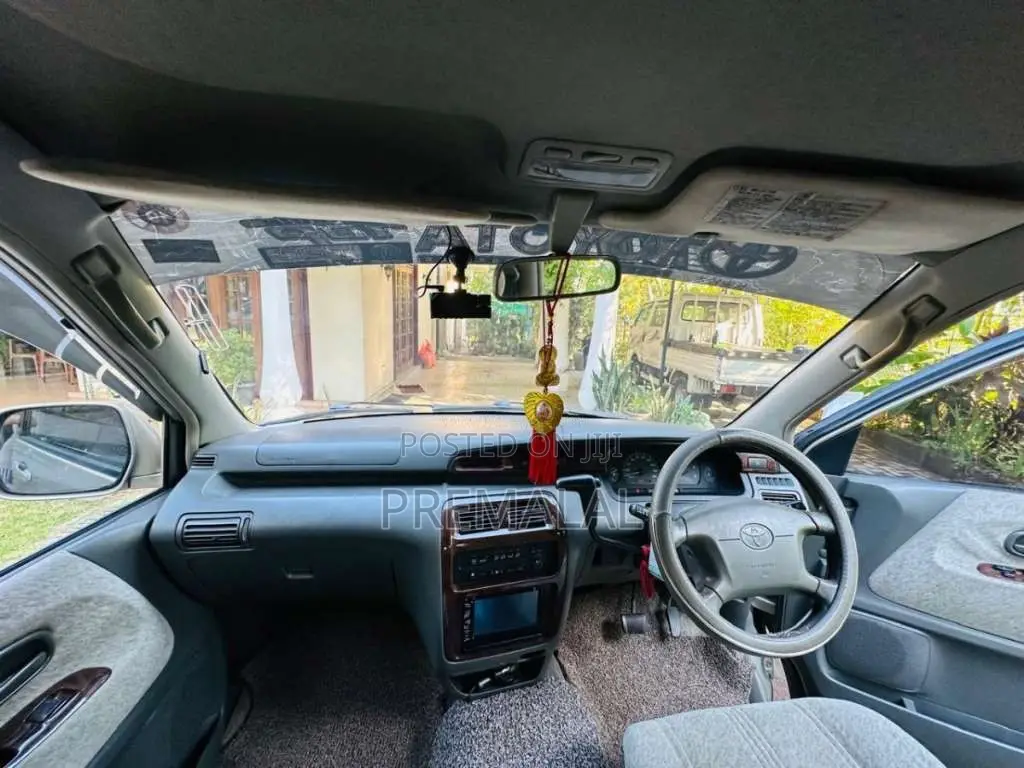Toyota Noah CR 40 2008 Van (Used)