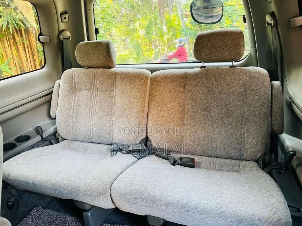 Toyota Noah CR 40 2008 Van (Used)