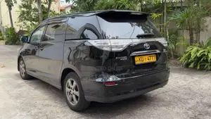 Toyota Estima 2008 Van (Used)