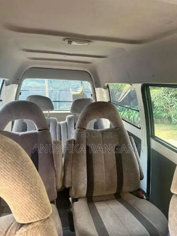 Toyota Noah 2002 Van (Used)