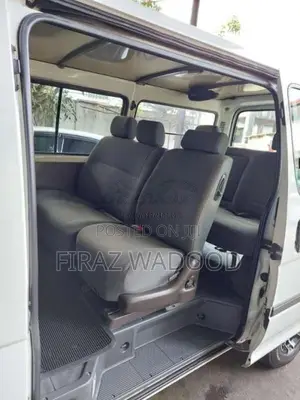 Toyota LH 103 Dolphin 1995 Van (Used)