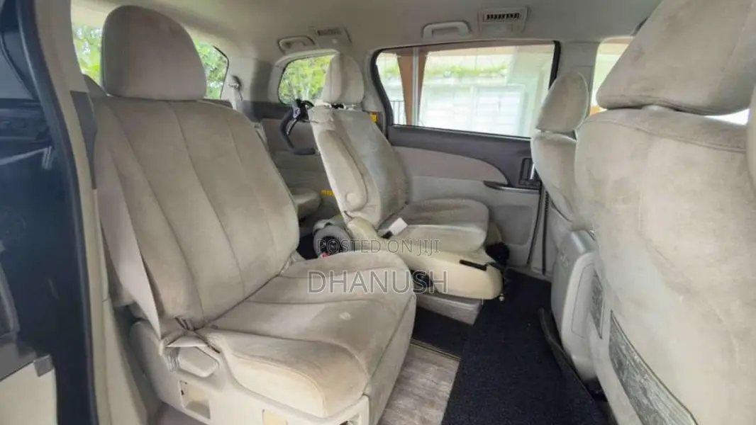 Toyota Estima 2008 Van (Used)