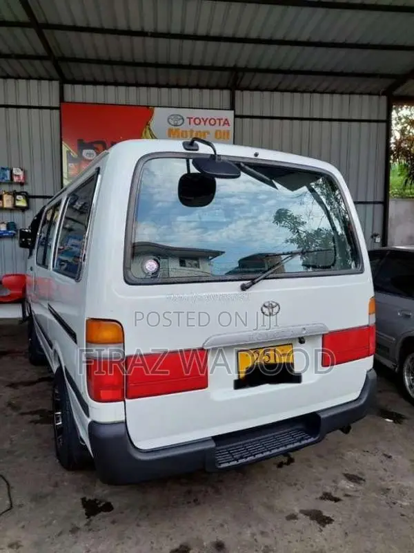 Toyota LH 103 Dolphin 1995 Van (Used)