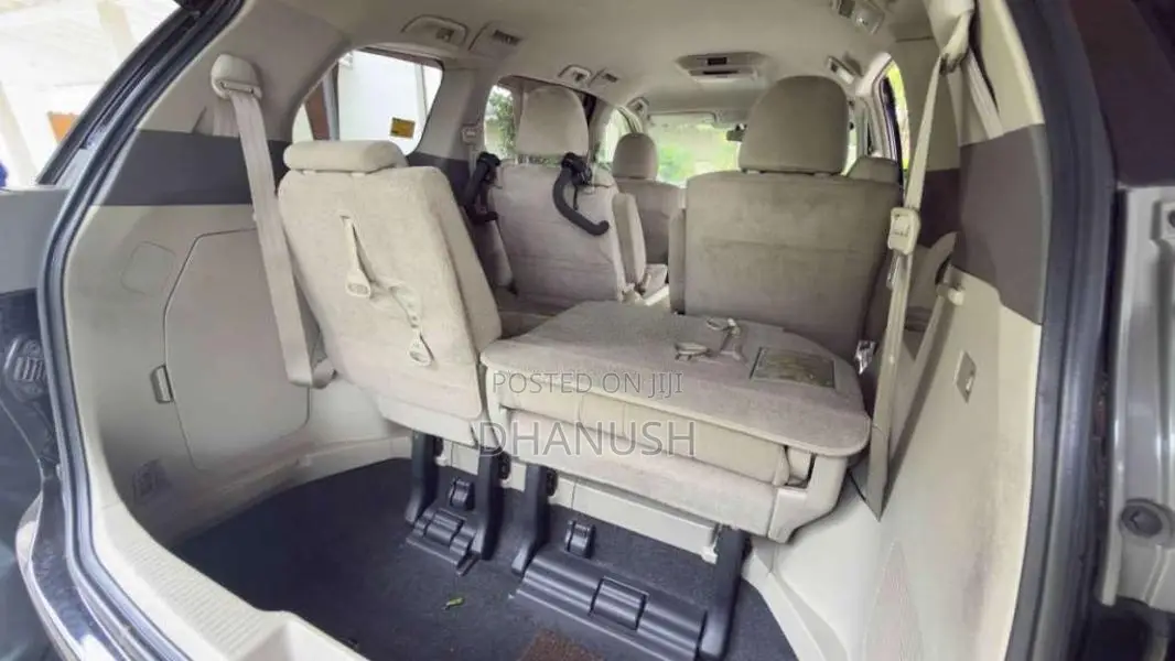 Toyota Estima 2008 Van (Used)