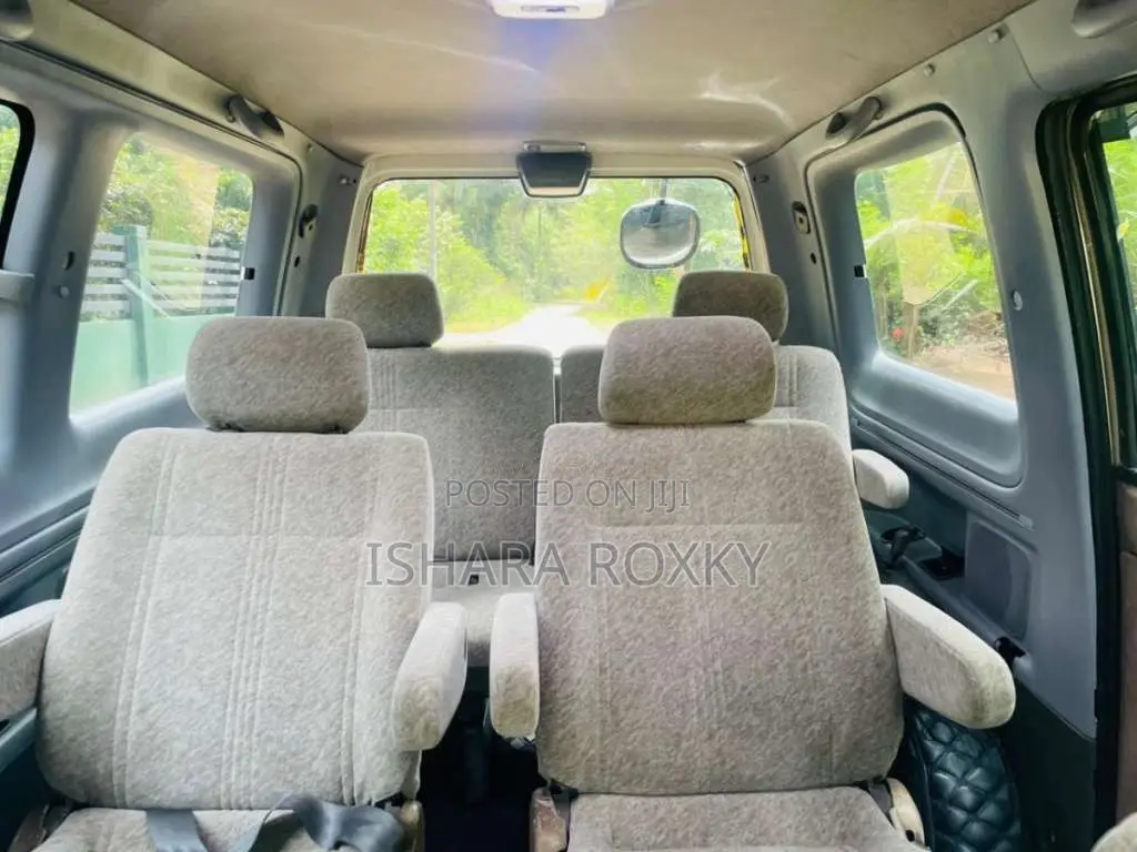 Toyota Noah 2000 Van (Used)