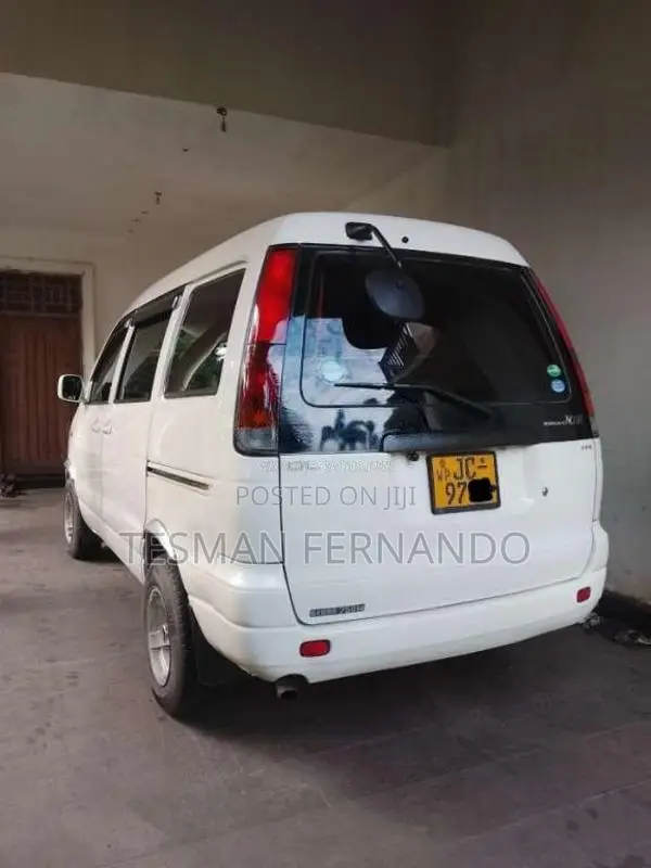 Toyota CR41 1999 Van (Used)