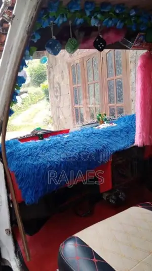 Toyota HIACE 1984 Van (Used)