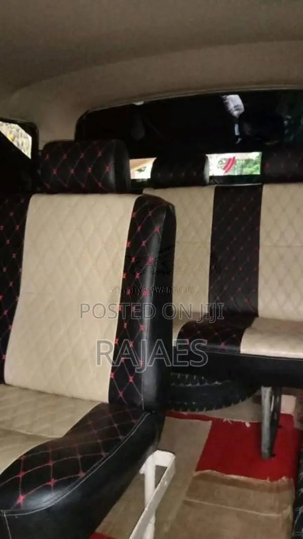Toyota HIACE 1984 Van (Used)