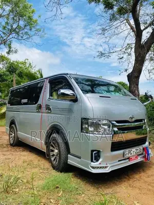 Toyota KDH 2006 Van (Used)