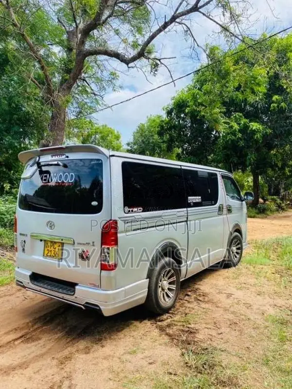 Toyota KDH 2006 Van (Used)