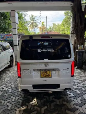 Toyota KDH 200 GL 2007 Van (Used)