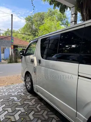 Toyota KDH 200 GL 2007 Van (Used)