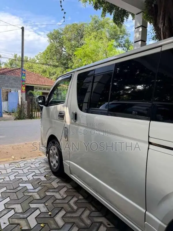 Toyota KDH 200 GL 2007 Van (Used)