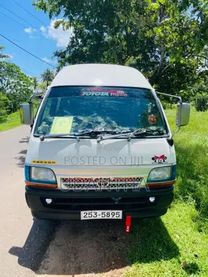 Toyota Dolphin LH123 1995 Van (Used)