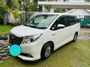 Toyota NOAH 2014 Van (Used)