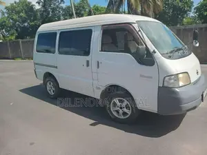 Nissan Lion Face 2001 Van (Used)