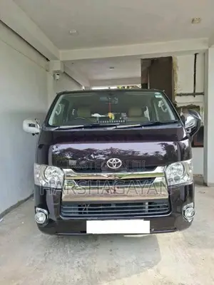 Toyota KDH 2015 Van (Used)