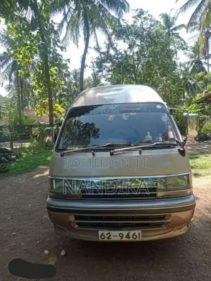 Toyota Dolphin 1993 Van (Used)