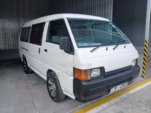 Mitsubishi Po15 2000 Van (Used)